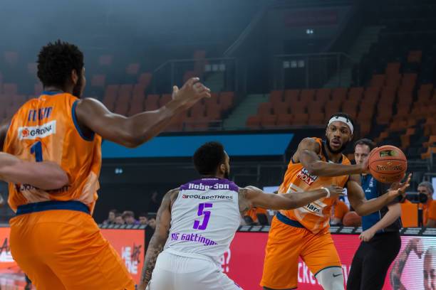 不仅鼓舞了 不仅鼓舞了