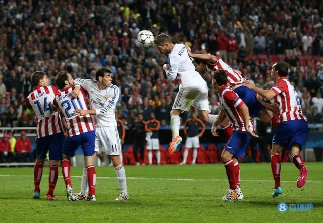 在接受采访 在接受采访